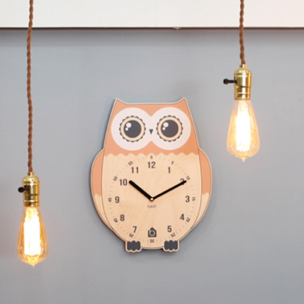 Rich Owl non-ticking Silent Wall Clock (peach)