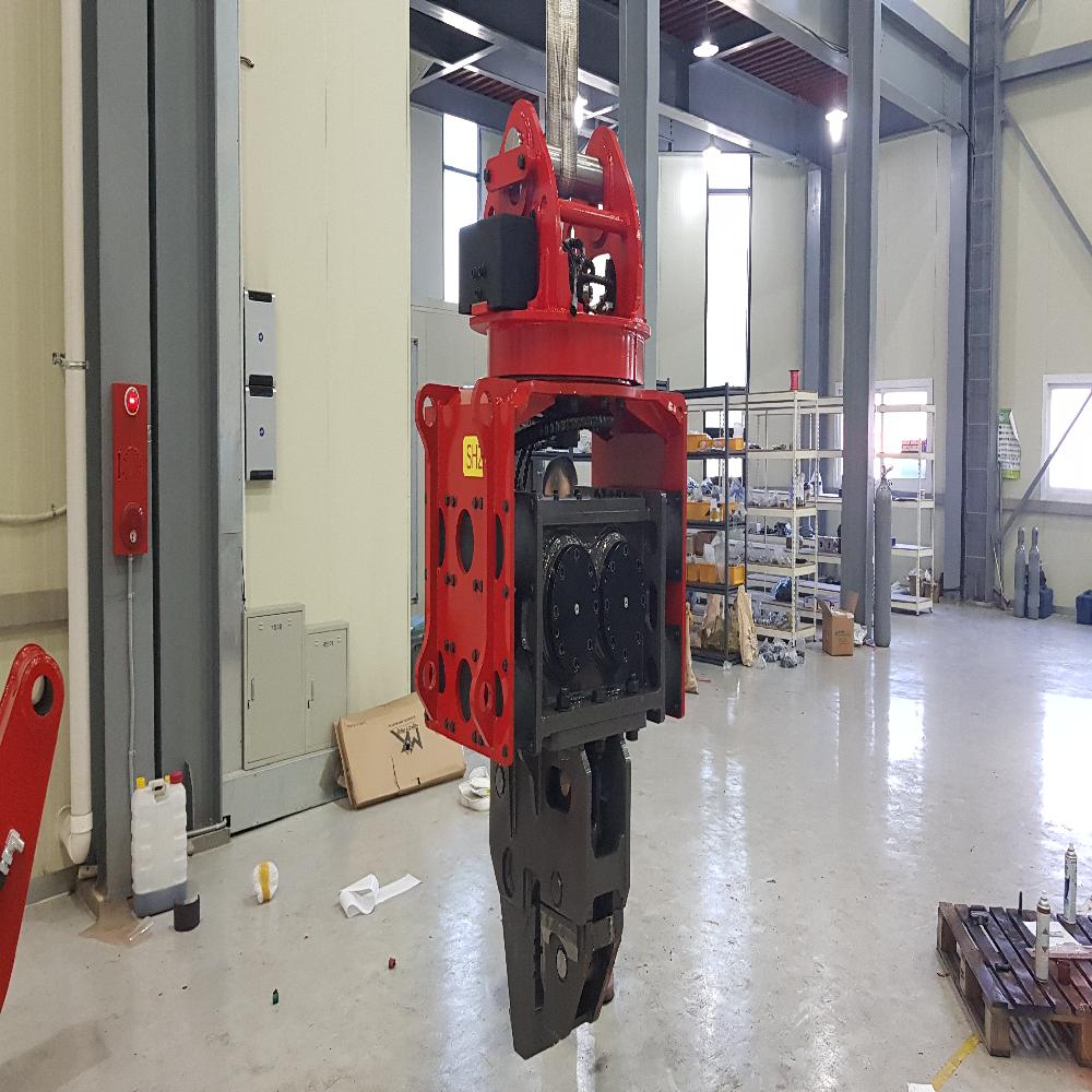 VIBRATORY HAMMER(PILE DRIVER)